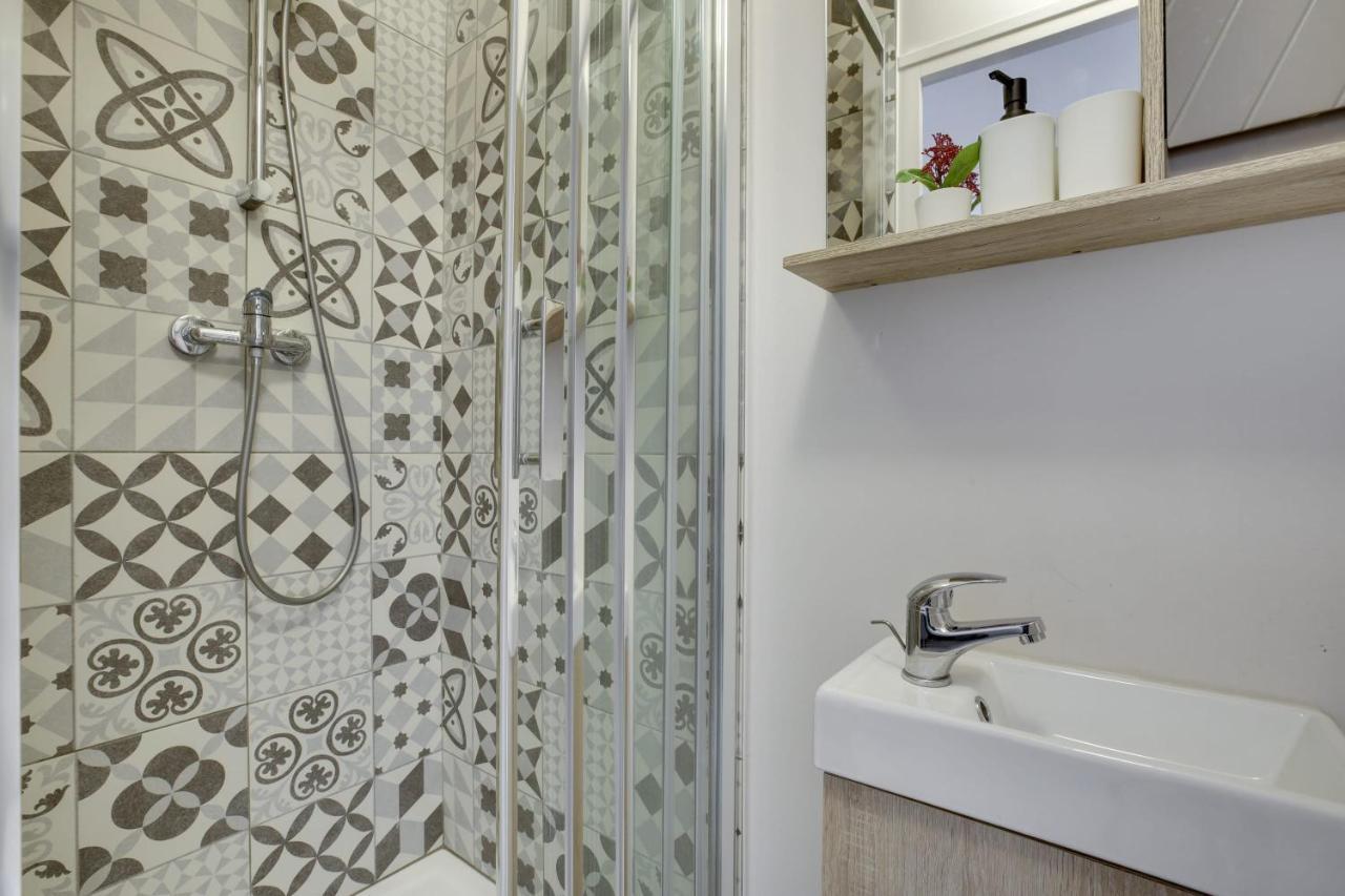 Bright Charming Modern Studio By Dreamy Canal St Martin 10Eme Metro Goncourt Apartment Париж Екстериор снимка